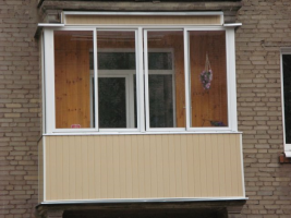 Скління балкона в хрущовці ПВХ профілем доцільно при подальшому утепленні балкона